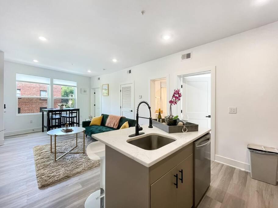 Central Dc Apt , City Skyline View , Close To All Distrito de Colúmbia Exterior foto